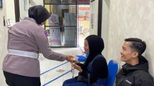 Pelayanan Humanis, Pemohon SIM di Pandeglang Dapat Snack Gratis