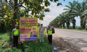 Pastikan Mudik Aman, Satlantas Polres Way Kanan Tebar Imbauan di Titik Rawan Laka