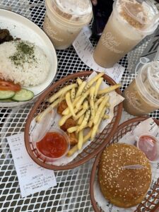 12 Cafe Enak di Kota Metro